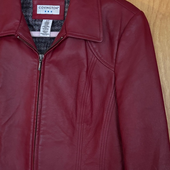 Covington Women's Bold Red Leather Jacket - Picture 5 of 15